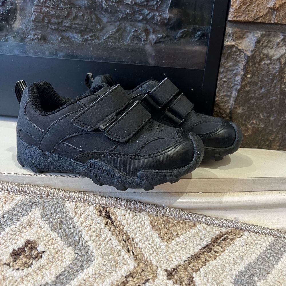 pediped Baby GripNGo Franklin Black Leather Comfort Active Dress Sneaker size 26